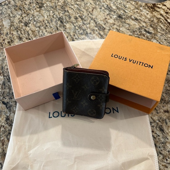 Louis Vuitton Monogram Zippy Compact Wallet, box, dust bag - Picture 1 of 16